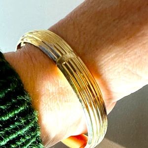 Elegant Gold Bracelet
